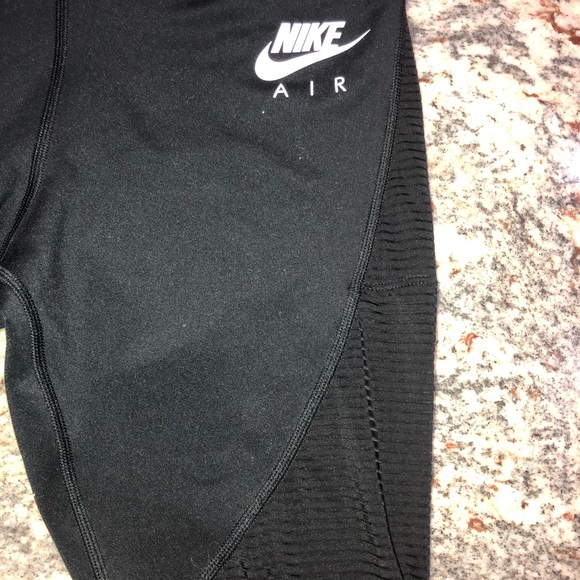 Women’s Nike leggings - Picture 2 of 3
